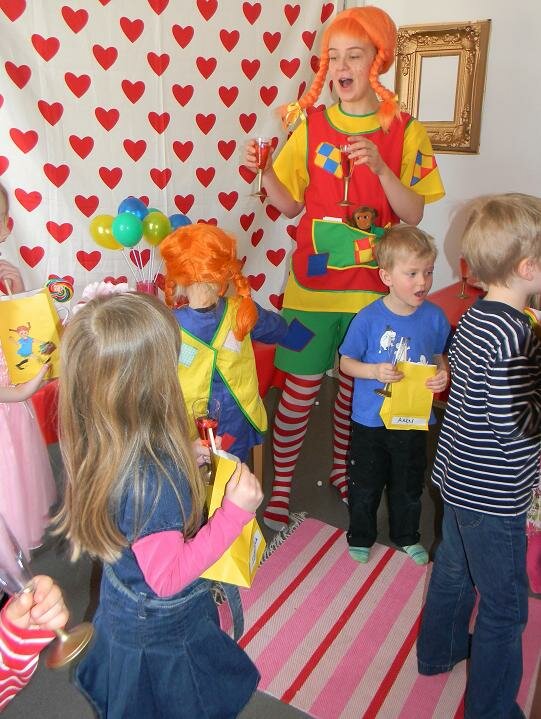 lapset karkkikaupassa3